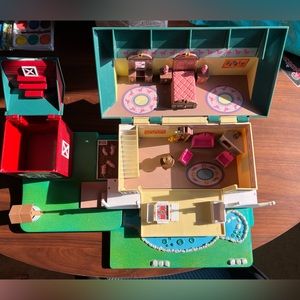 Rare 1999 Empire Inc House with Red Barn Open up Toy Tarboro NC 27886